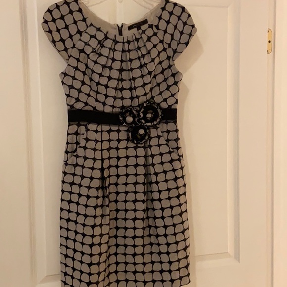 BCBGMaxAzria Dresses & Skirts - BCBG black and grey cocktail sheath dress, size 2